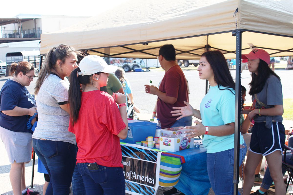 FHLA new officers volunteer at SAFFE Day