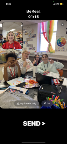 Students being real • Art teacher Marcy Boyce and sophomores Sage Scudday, Kaitlyn Tryon, Donia Warren, and Jakobe Simon take a BeReal. Photo by Marcy Boyce.